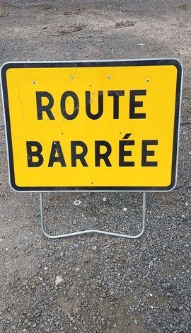 LOT DE PANNEAUX DE SIGNALISATION  PDN49
