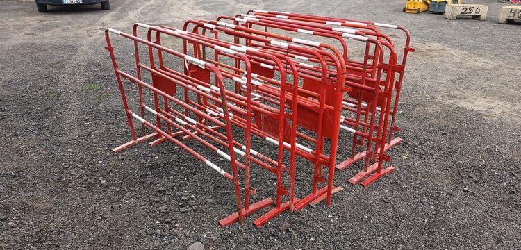 LOT DE PANNEAUX DE SIGNALISATION  PDN49
