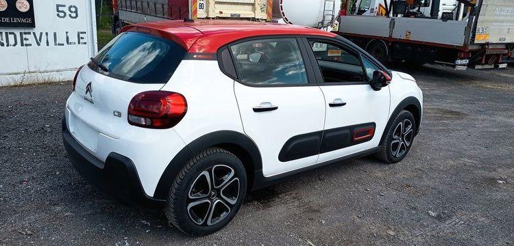 CITROEN C3 1.2 PURETECH 110 SHINE EAT – ESSENCE – 7537 KMS – ANNEE 2022 BLANC PZ2M217