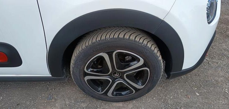 CITROEN C3 1.2 PURETECH 110 SHINE EAT – ESSENCE – 7537 KMS – ANNEE 2022 BLANC PZ2M217