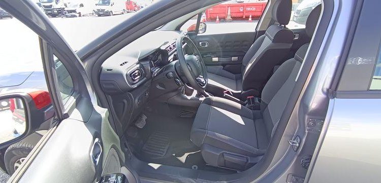 CITROEN C3 1.2 PURETECH 110 SHINE EAT – ESSENCE – 8542 KMS – ANNEE 2022 GRIS PZ2M357