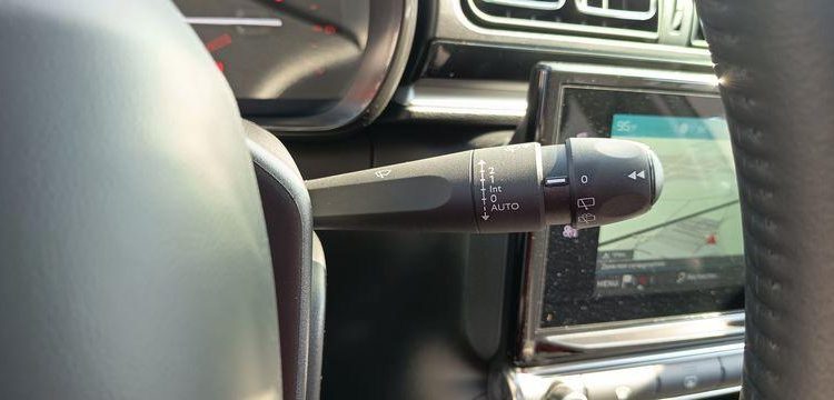 CITROEN C3 1.2 PURETECH 110 SHINE EAT – ESSENCE – 8542 KMS – ANNEE 2022 GRIS PZ2M357
