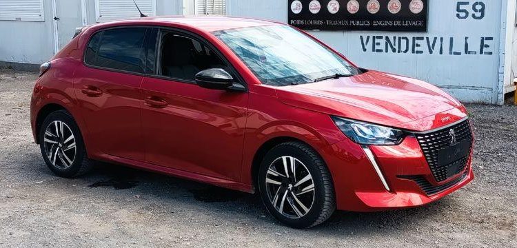 PEUGEOT 208 1,2 PURE TECH – ESSENCE – 16582 KMS ROUGE PZ2M521