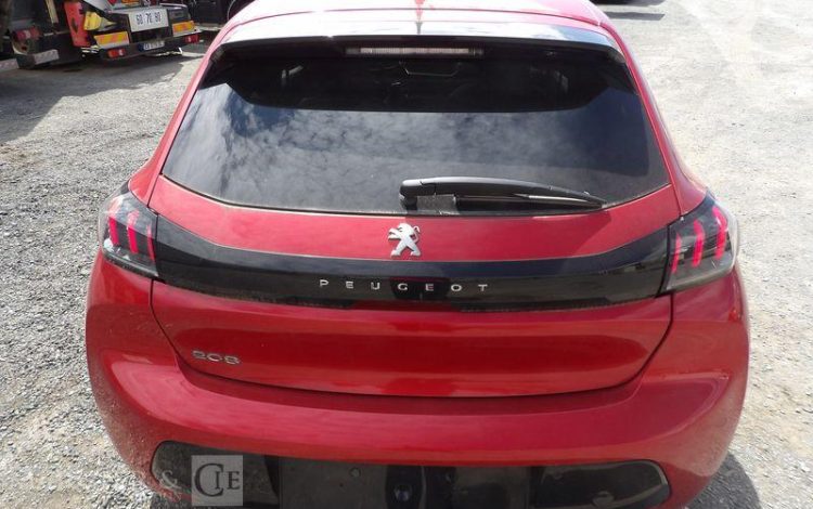 PEUGEOT 208 1,2 PURE TECH – ESSENCE – 16582 KMS ROUGE PZ2M521