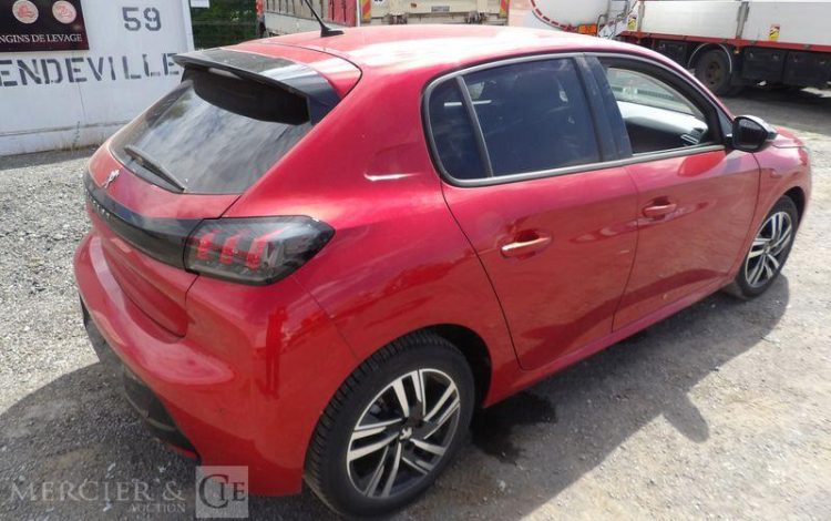 PEUGEOT 208 1,2 PURE TECH – ESSENCE – 16582 KMS ROUGE PZ2M521