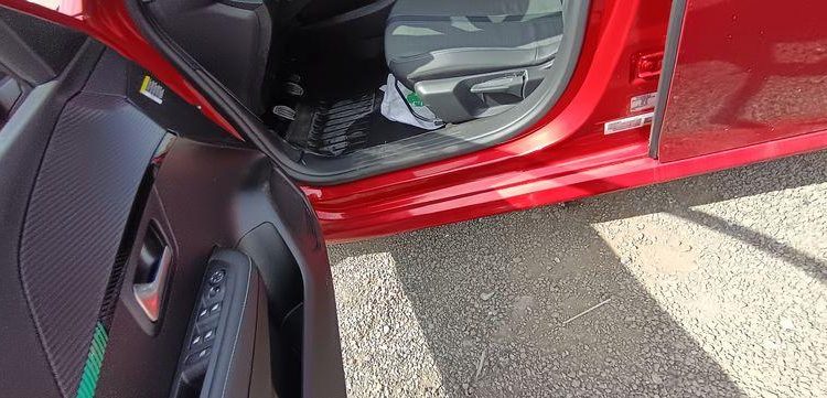 PEUGEOT 208 1,2 PURE TECH – ESSENCE – 16582 KMS ROUGE PZ2M521