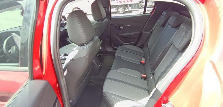 PEUGEOT 208 1,2 PURE TECH – ESSENCE – 16582 KMS ROUGE PZ2M521