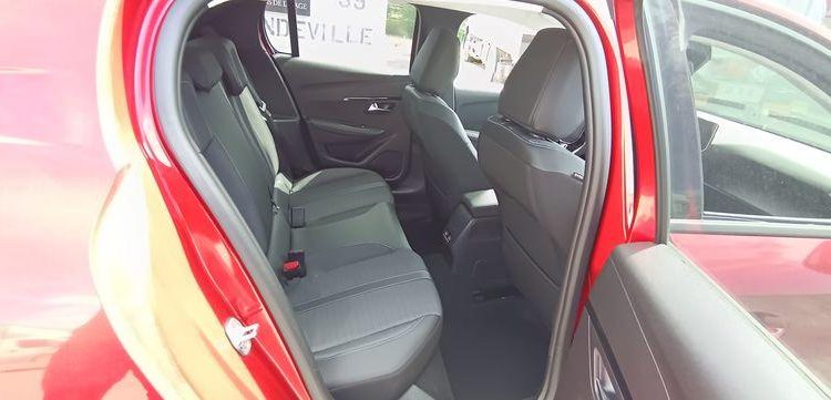 PEUGEOT 208 1,2 PURE TECH – ESSENCE – 16582 KMS ROUGE PZ2M521