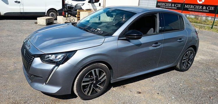 PEUGEOT 208 1.2 PURETECH 100 ALLURE – ESSENCE – 17452 KMS – ANNEE 2022 GRIS PZ2M529