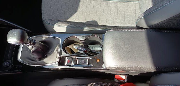 PEUGEOT 208 1.2 PURETECH 100 ALLURE – ESSENCE – 17452 KMS – ANNEE 2022 GRIS PZ2M529