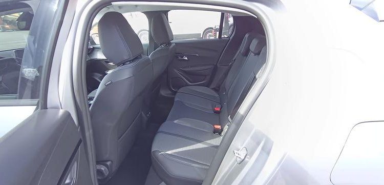 PEUGEOT 208 1.2 PURETECH 100 ALLURE – ESSENCE – 17452 KMS – ANNEE 2022 GRIS PZ2M529