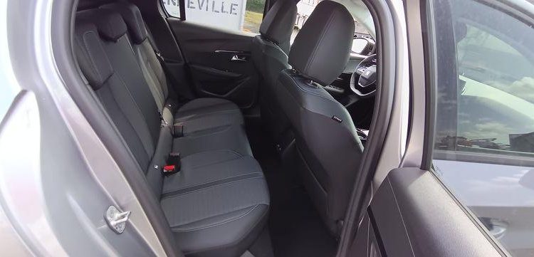 PEUGEOT 208 1.2 PURETECH 100 ALLURE – ESSENCE – 17452 KMS – ANNEE 2022 GRIS PZ2M529
