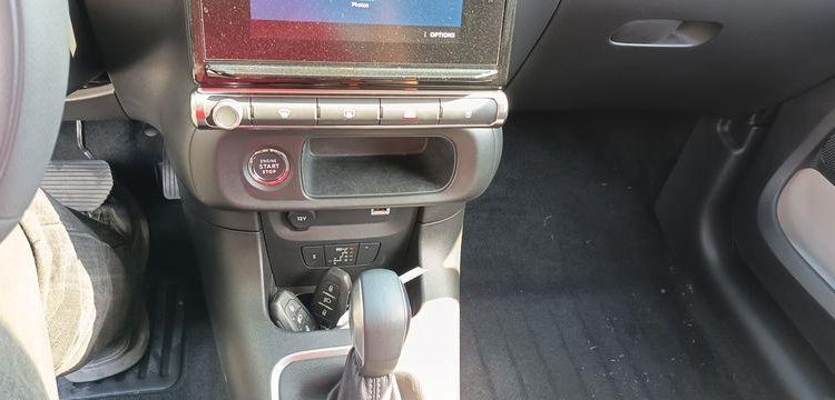 CITROEN C3 1.2 PURETECH 110 SHINE EAT – ESSENCE – 14114 KMS – ANNEE 2023 NOIR PZ2X738