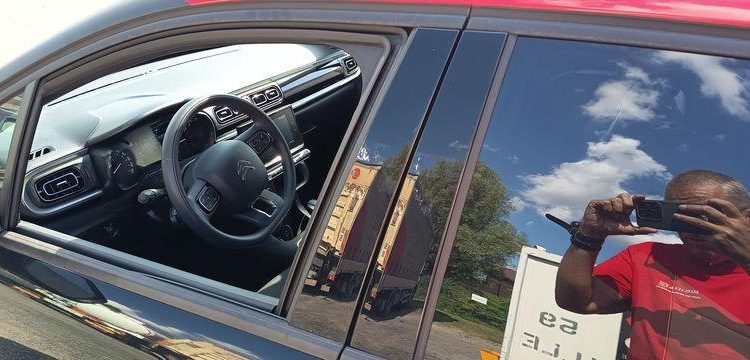 CITROEN C3 1.2 PURETECH 110 SHINE EAT – ESSENCE – 14114 KMS – ANNEE 2023 NOIR PZ2X738