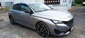 PEUGEOT 308 1.2 PURETECH 130 ALLURE PACK – ESSENCE – 10419 KMS – ANNEE 2023 GRIS PZ3G322