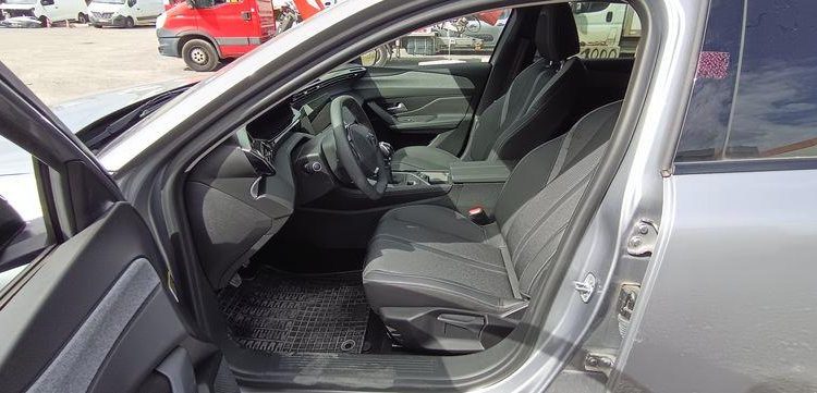 PEUGEOT 308 1.2 PURETECH 130 ALLURE PACK – ESSENCE – 10419 KMS – ANNEE 2023 GRIS PZ3G322