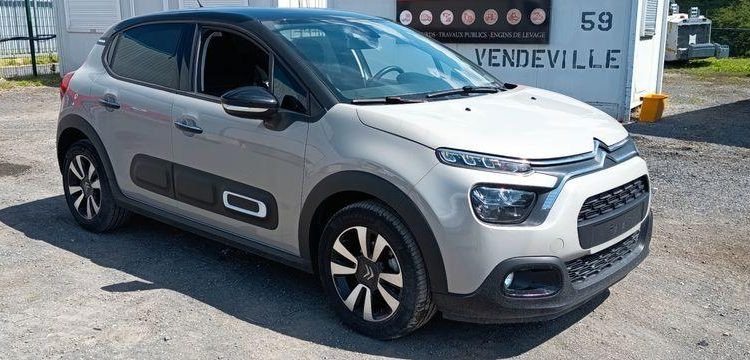 CITROEN C3 1.2 PURETECH 110 SHINE EAT – ESSENCE – 14650 KMS – ANNEE 2023 BEIGE PZ3G348