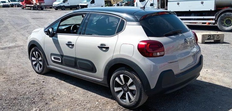 CITROEN C3 1.2 PURETECH 110 SHINE EAT – ESSENCE – 14650 KMS – ANNEE 2023 BEIGE PZ3G348