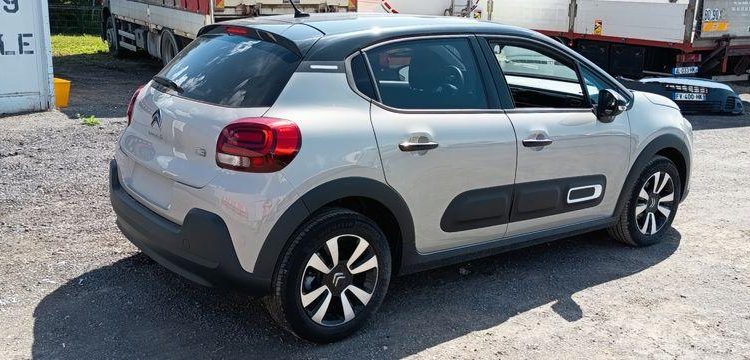 CITROEN C3 1.2 PURETECH 110 SHINE EAT – ESSENCE – 14650 KMS – ANNEE 2023 BEIGE PZ3G348