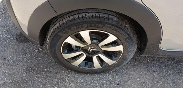 CITROEN C3 1.2 PURETECH 110 SHINE EAT – ESSENCE – 14650 KMS – ANNEE 2023 BEIGE PZ3G348