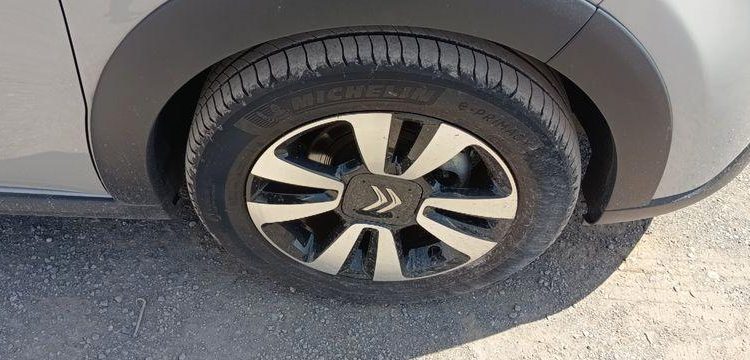 CITROEN C3 1.2 PURETECH 110 SHINE EAT – ESSENCE – 14650 KMS – ANNEE 2023 BEIGE PZ3G348