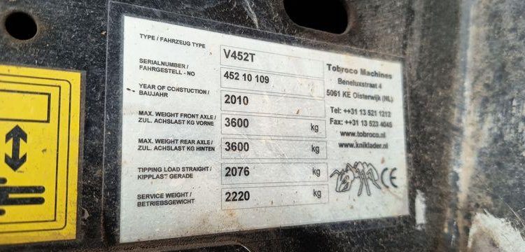 GIANT CHARGEUSE SUR PNEUS DIESEL TYPE V452 + FOURCHES ET GODET 326L  V452T