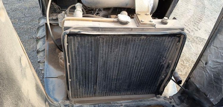 GIANT CHARGEUSE SUR PNEUS DIESEL TYPE V452 + FOURCHES ET GODET 326L  V452T