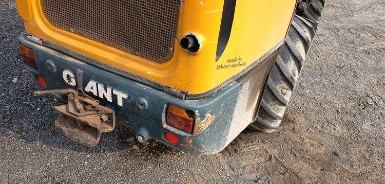 GIANT CHARGEUSE SUR PNEUS DIESEL TYPE V452 + FOURCHES ET GODET 326L  V452T