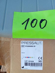 Autre Lot composé de 4 sièges de douche rabattables, de la marque PRESSALIT, modèle R1  89