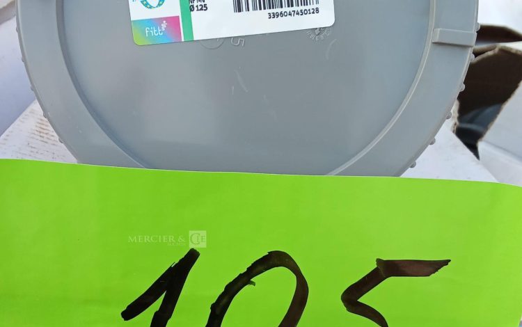 Autre Lot de raccords PVC  réduction, visite et manchettes de réparation  92