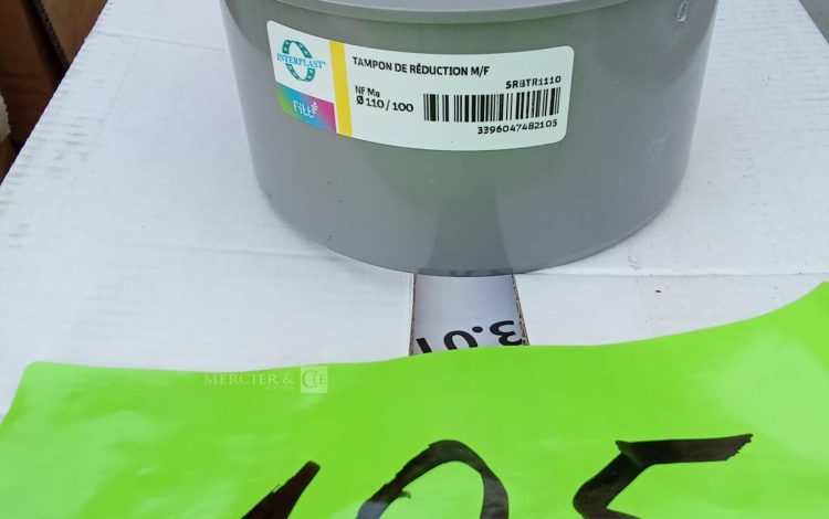 Autre Lot de raccords PVC  réduction, visite et manchettes de réparation  92
