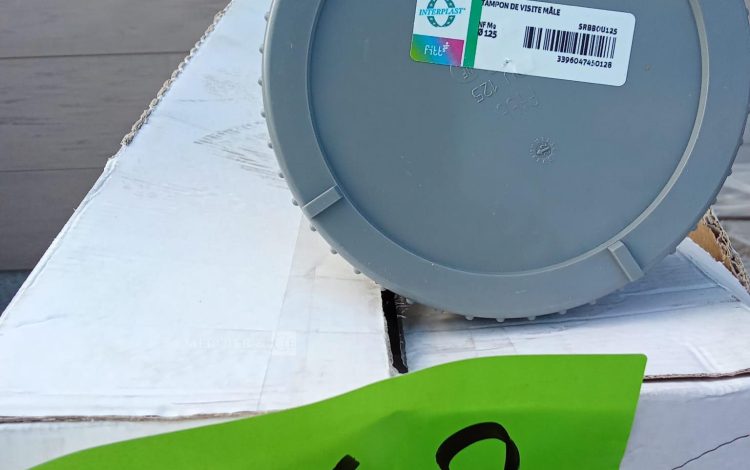 Autre Ensemble de pièces en PVC pour réseaux dévacuation ou dassainissement, compren  99