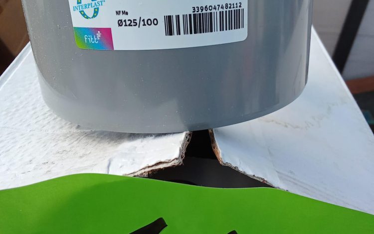 Autre Ensemble de pièces en PVC pour réseaux dévacuation ou dassainissement, compren  99