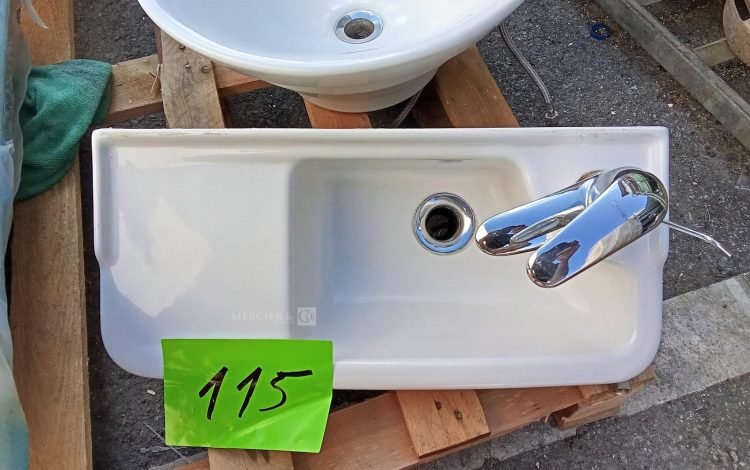 Autre Porte métallique coulissante de 167cm x230cm ,  ouverture 140cm avec serrure dig  115