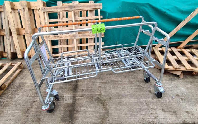 Autre Ensemble de 10 chariots à roulettes, conçus pour la manutention industrielle ou  102