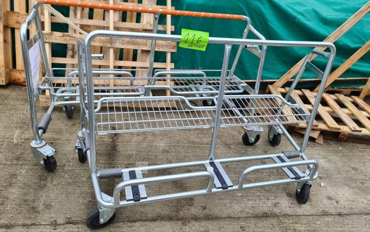Autre Ensemble de 10 chariots à roulettes, conçus pour la manutention industrielle ou  102