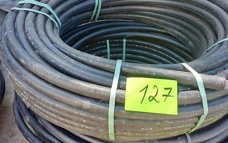 Autre Lot denviron 110 mètres linéaires de tuyaux de marque Hidrancinca, modèle Polip  110