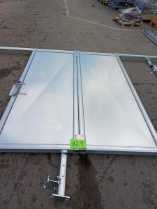 Autre Pote métallique coulissante de 167cm c230cm , ouverture 140cm  112