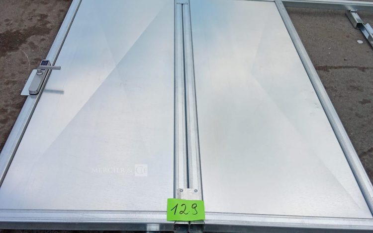 Autre Pote métallique coulissante de 167cm c230cm , ouverture 140cm  112