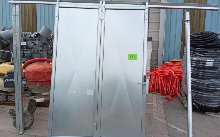 Autre Porte métallique coulissante de 167cm x230cm ,  ouverture 140cm avec serrure dig  115