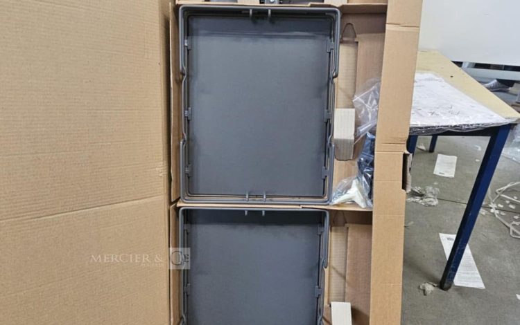 Autre Porte métallique coulissante de 240cmx250cm , ouverture 180cm avec serrure digit  127
