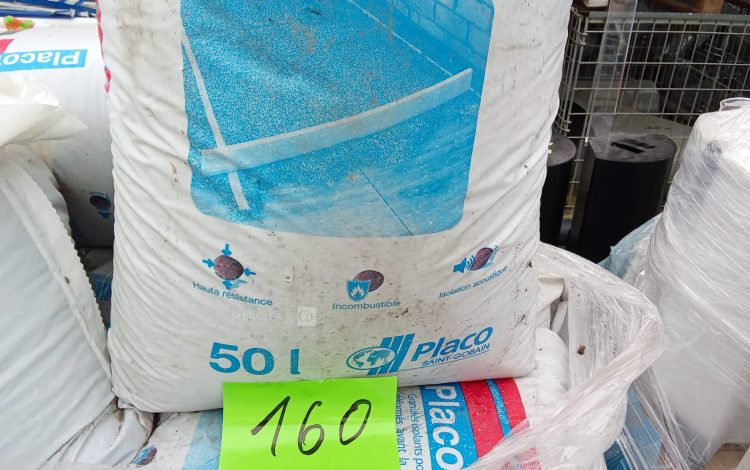 Autre Lot d’environ 18 sac de granulés isolants pour la mise au niveau des sol déformé  138