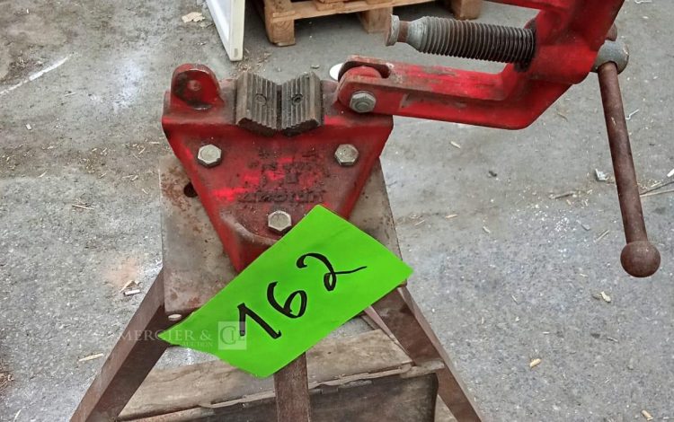 Autre Lot de 2 établis pliants portatifs  Marque UNICUM  140