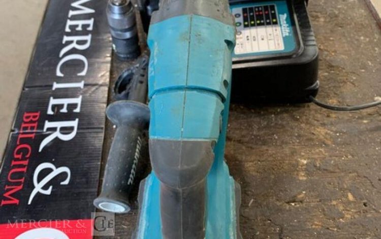 MAKITA   PER010618