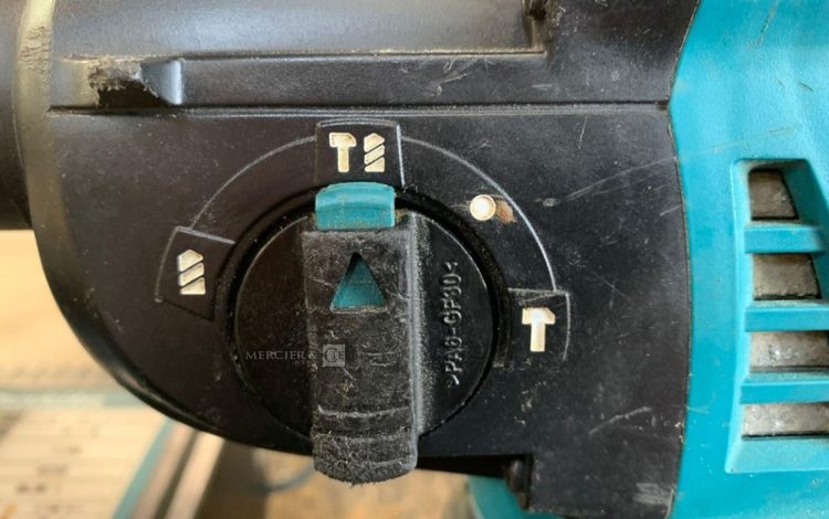 MAKITA   PER010618