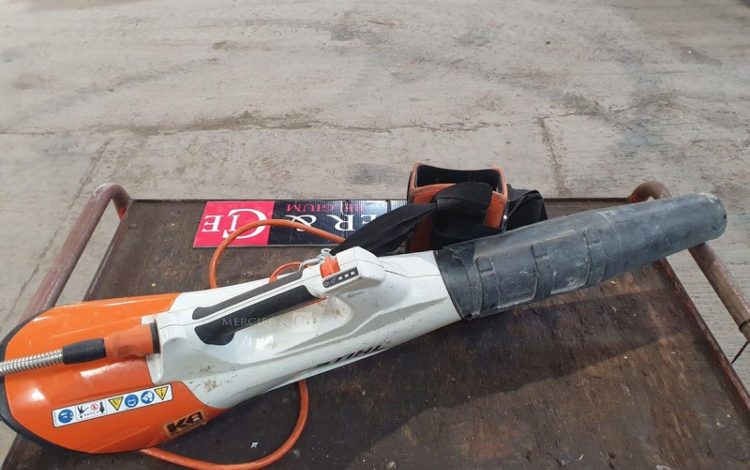 STIHL BGA100  SOU010074
