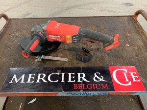 MILWAUKEE M18 FLAG230XPDB  ME2010139