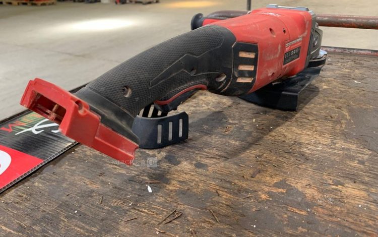 MILWAUKEE M18 FLAG230XPDB  ME2010139