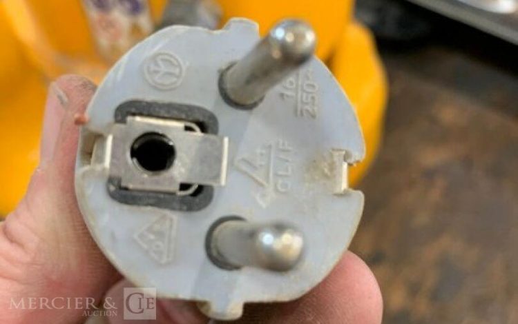 KUNZLE & TASIN FLOOR EDGER VEGA  PON011059