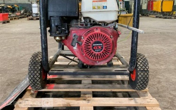 SDMO HX6000  GRO010139